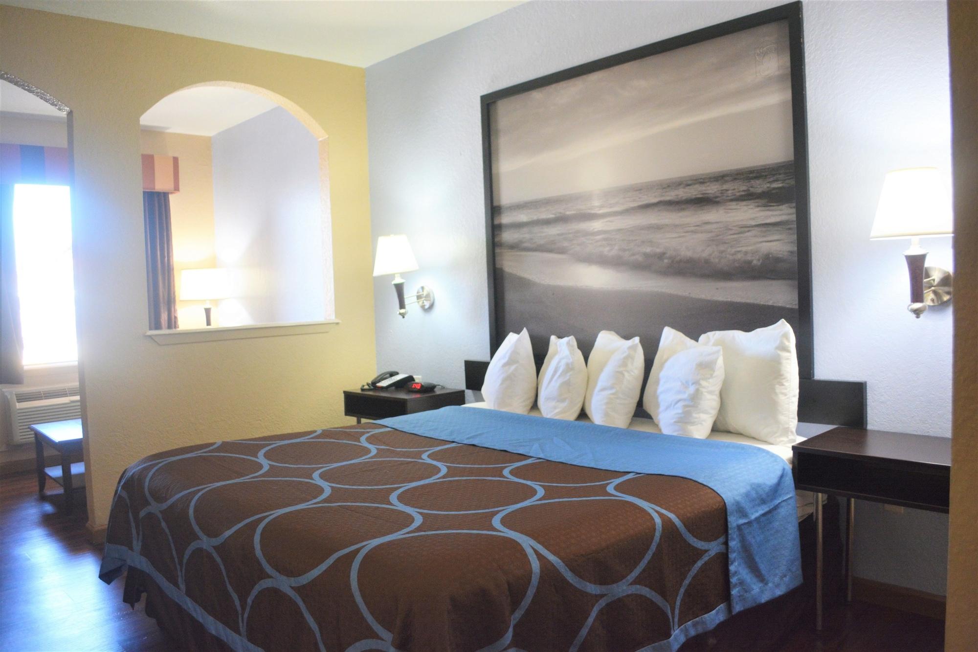 Super 8 By Wyndham Galveston Hotel Exterior photo