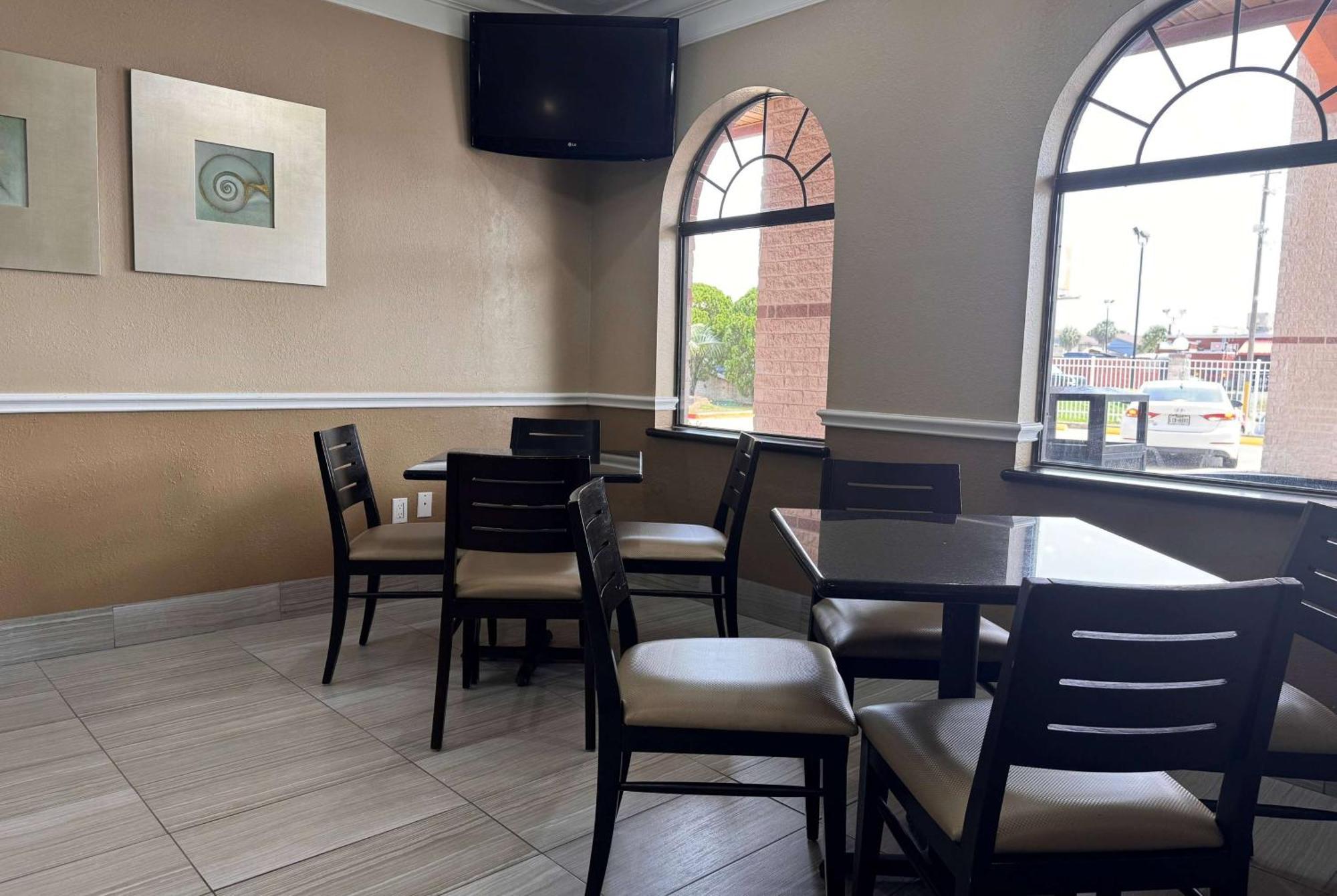 Super 8 By Wyndham Galveston Hotel Exterior photo